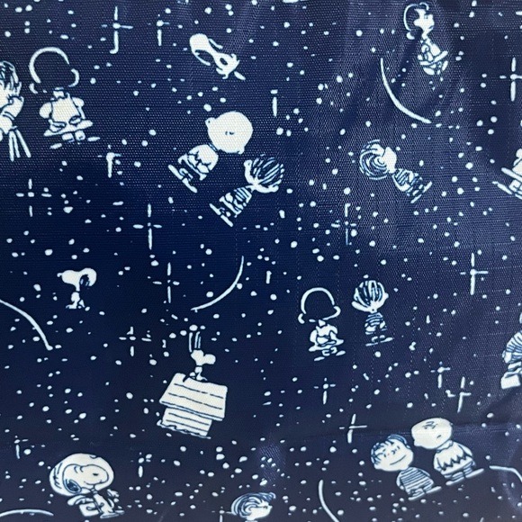 LeSportsac Peanuts Snoopy Stargazer Wristlet Pouch-like new - Picture 2 of 9